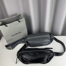 Picture of Balenciaga Handbags _SKUfw236284666fw